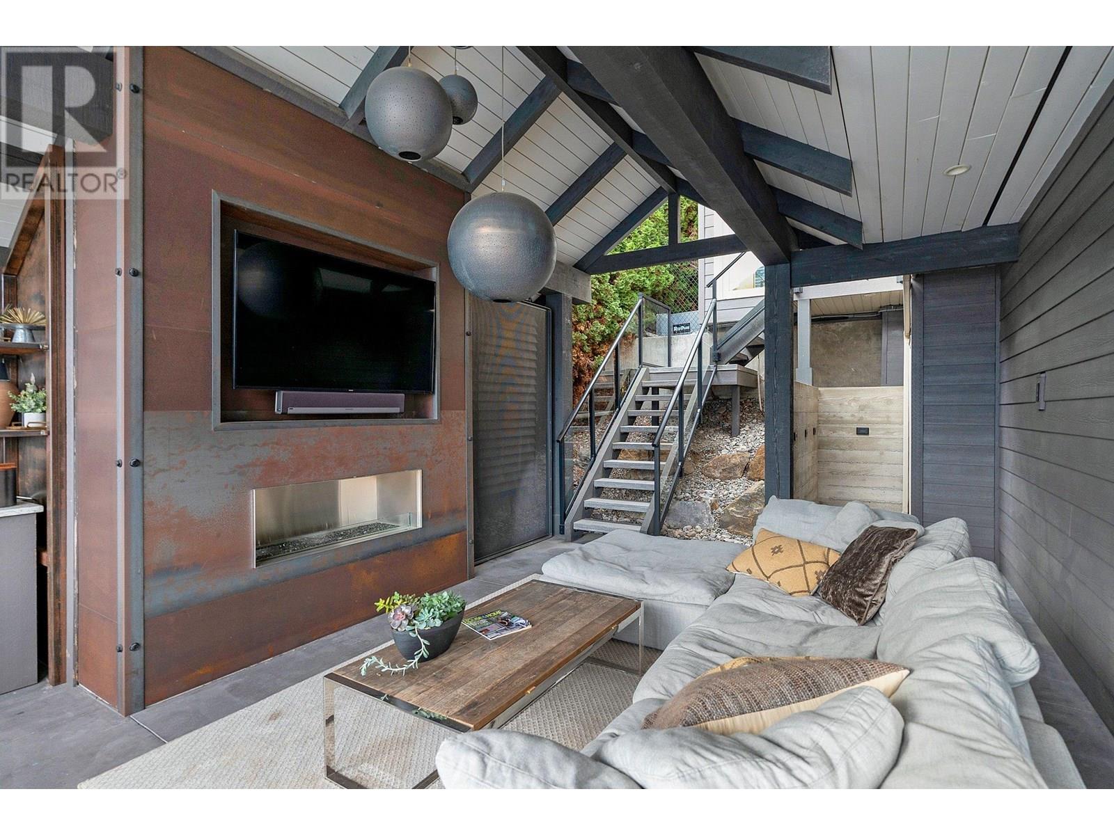  2305 Bridgeview Road, West Kelowna