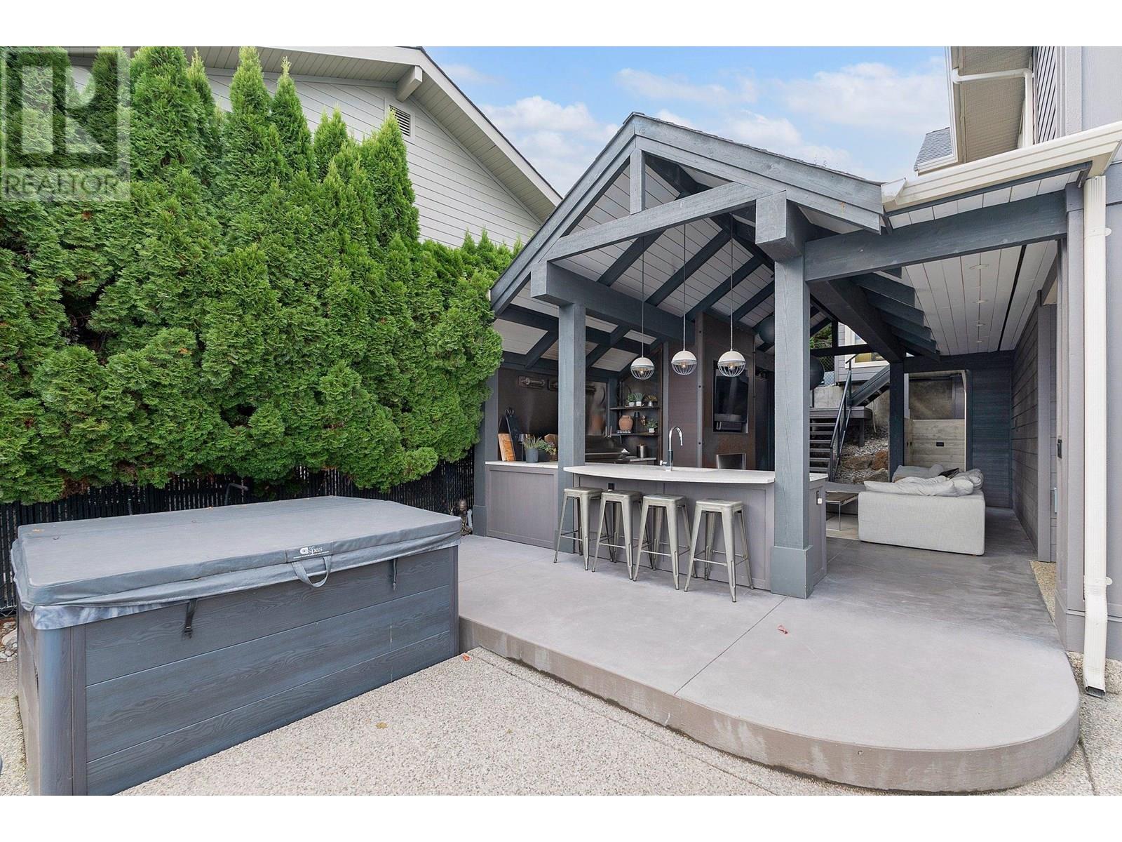  2305 Bridgeview Road, West Kelowna