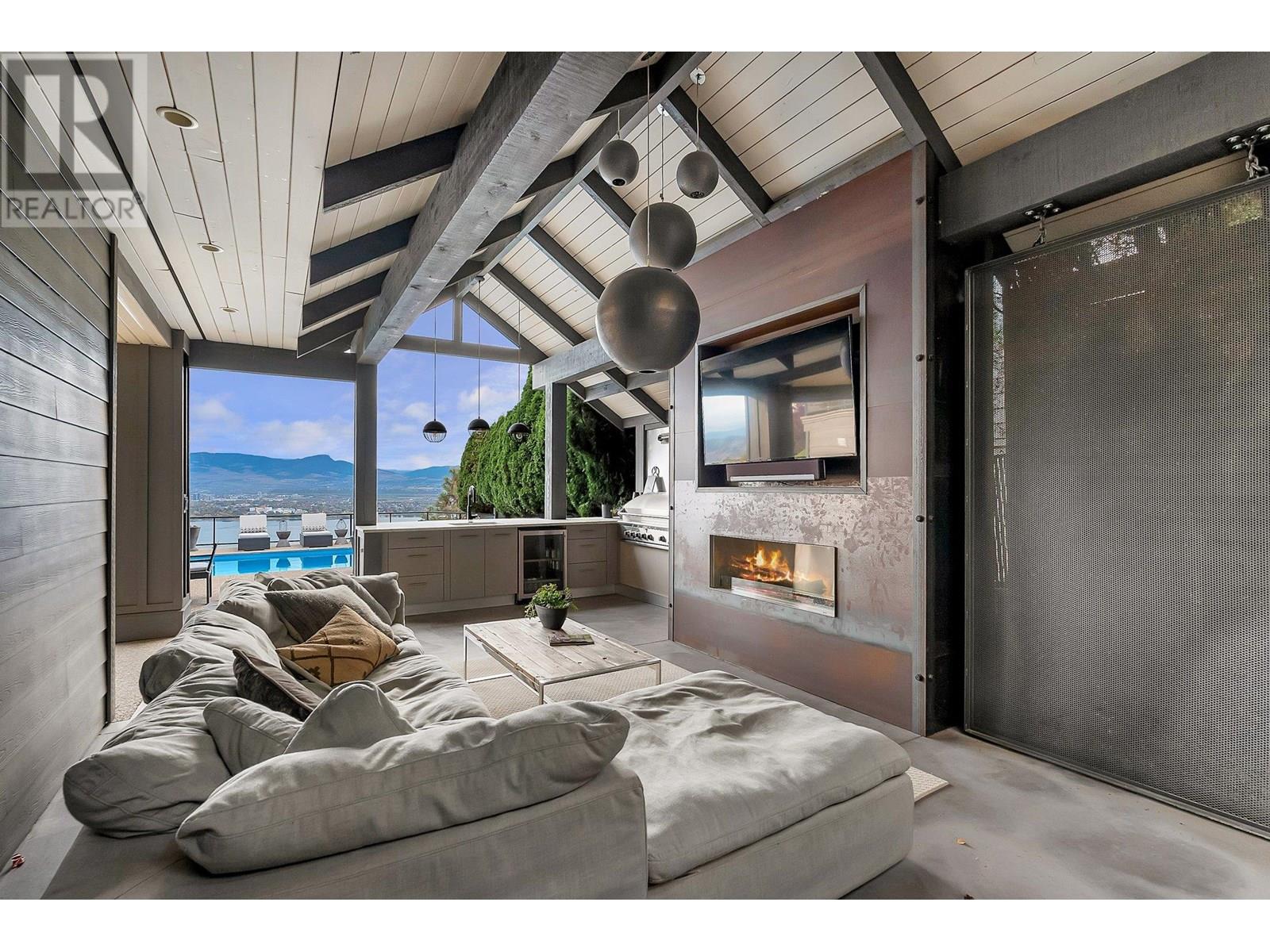  2305 Bridgeview Road, West Kelowna