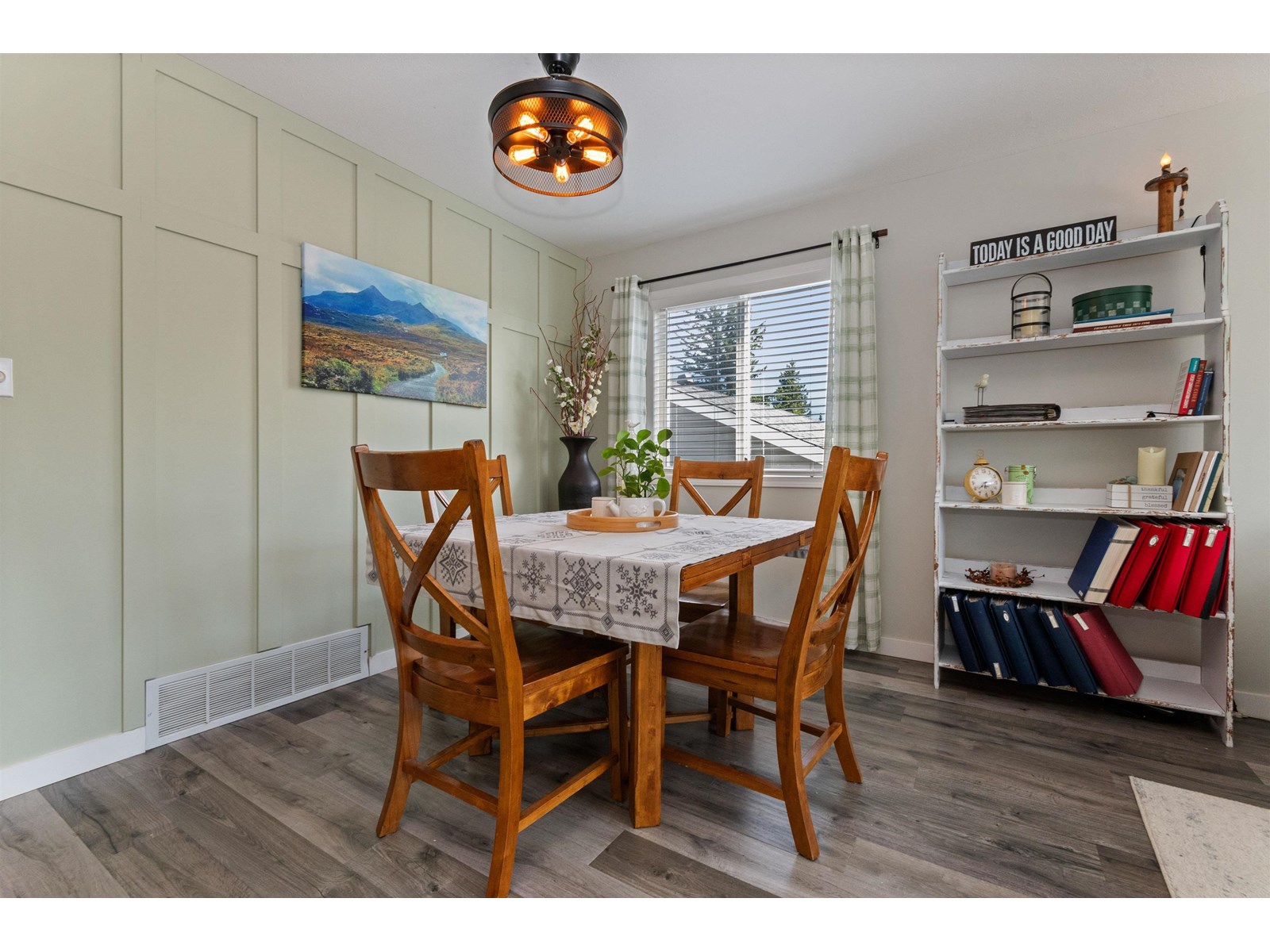 Photo 6 of 1578 Canterbury Drive Agassiz, Agassiz BC