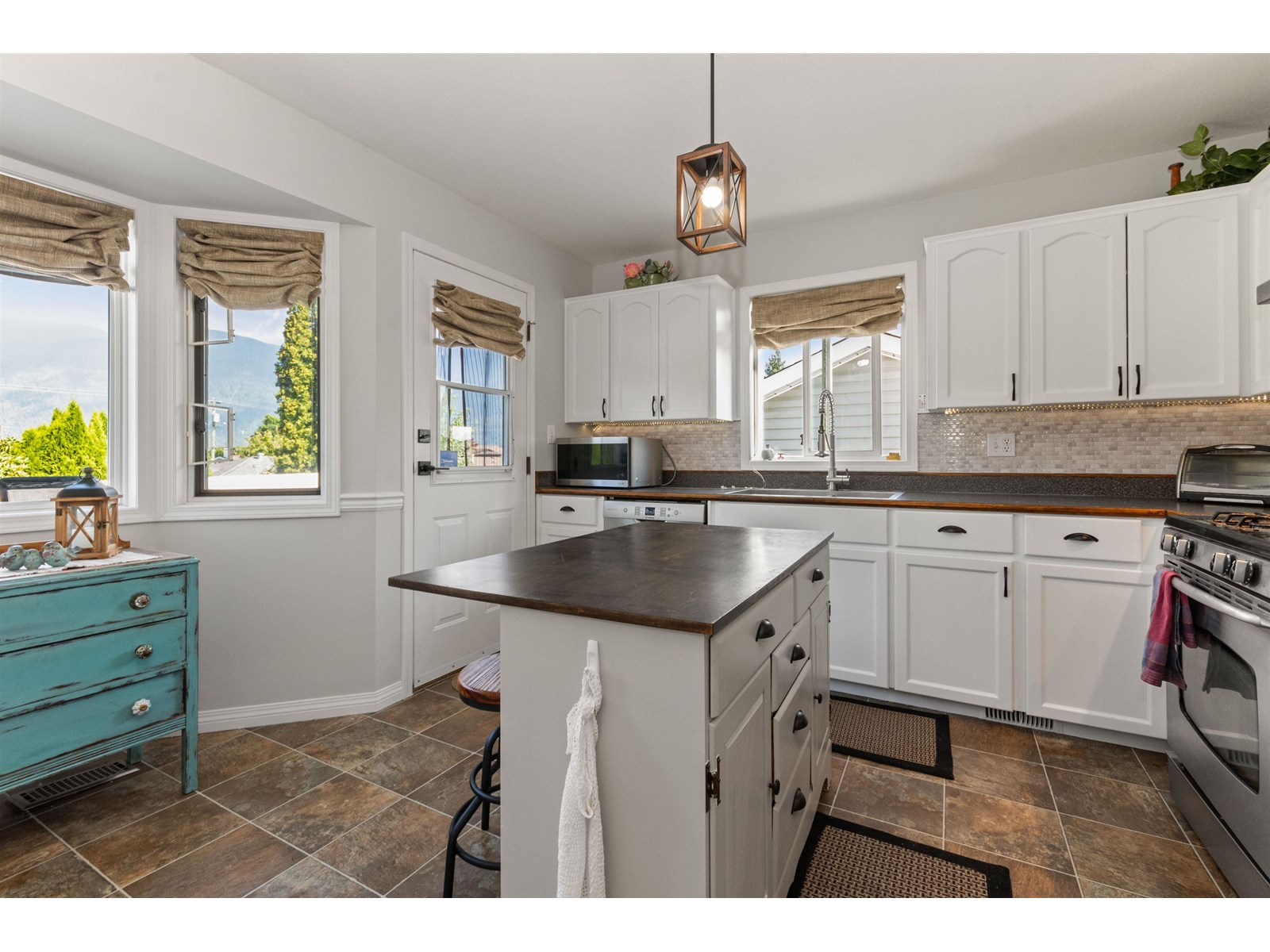 Photo 7 of 1578 Canterbury Drive Agassiz, Agassiz BC
