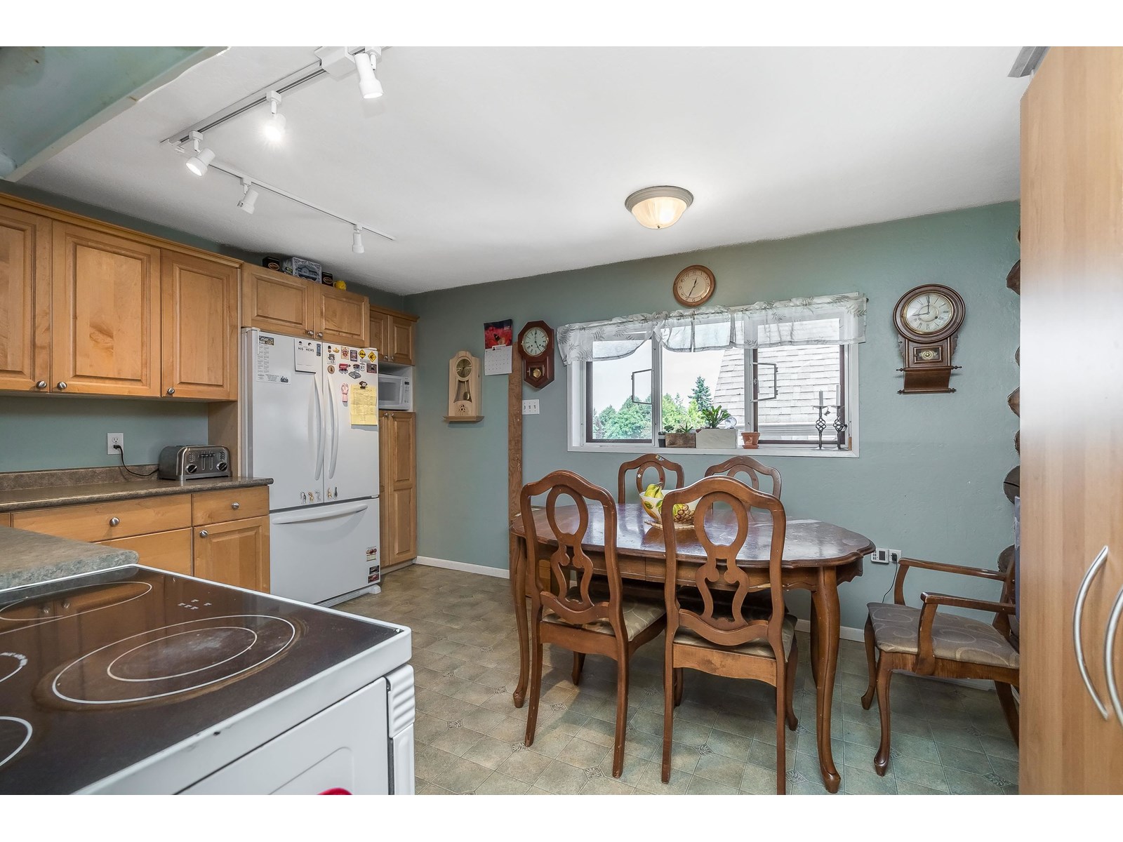Photo 13 of 2716 Cambie Street, Abbotsford BC