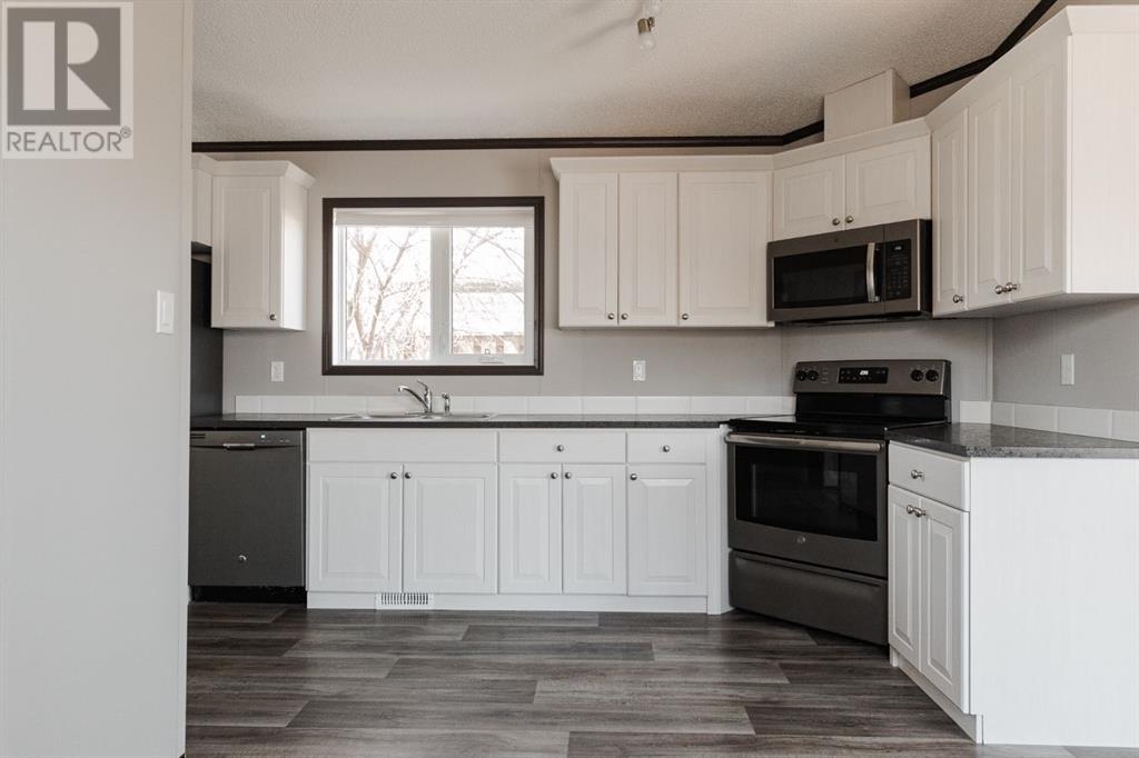 Photo 5 of 280 Clausen Crescent, Fort Mcmurray AB