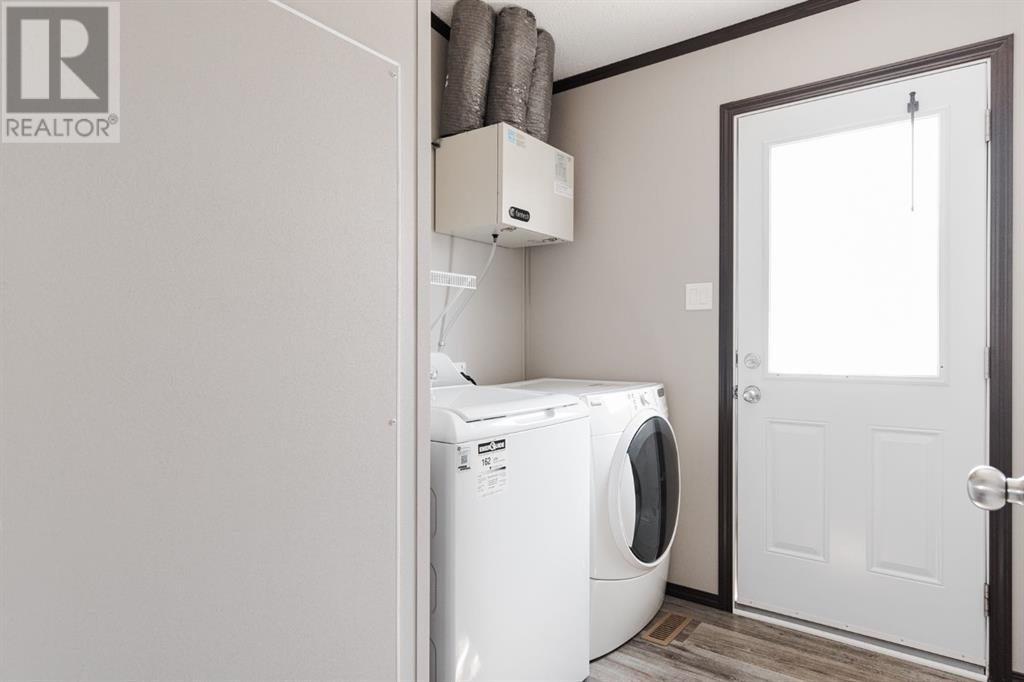 Photo 15 of 280 Clausen Crescent, Fort Mcmurray AB
