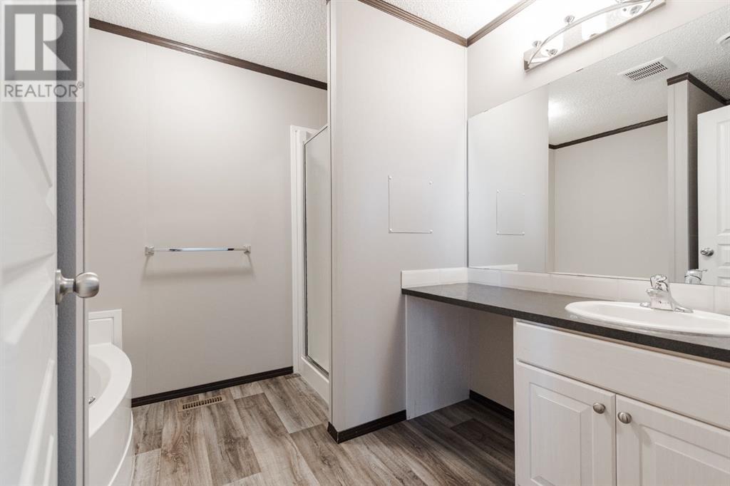 Photo 18 of 280 Clausen Crescent, Fort Mcmurray AB