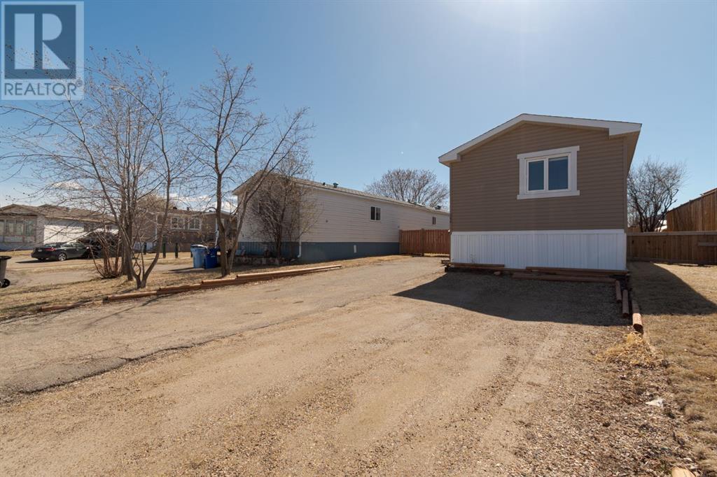 Photo 33 of 280 Clausen Crescent, Fort Mcmurray AB