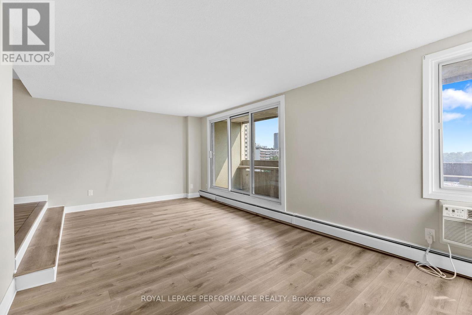 Photo 11 of 1003 1171 Ambleside Drive, Ottawa ON
