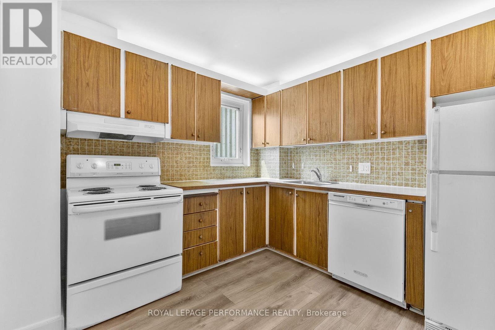Photo 14 of 1003 1171 Ambleside Drive, Ottawa ON