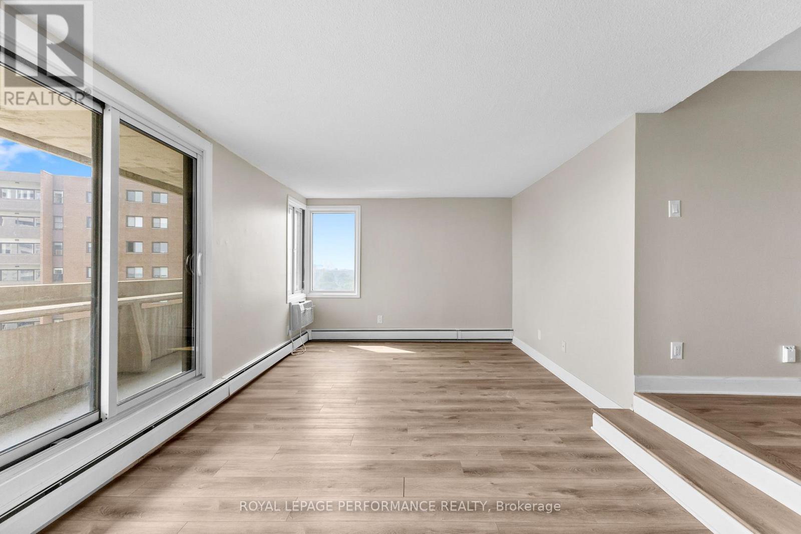 Photo 9 of 1003 1171 Ambleside Drive, Ottawa ON