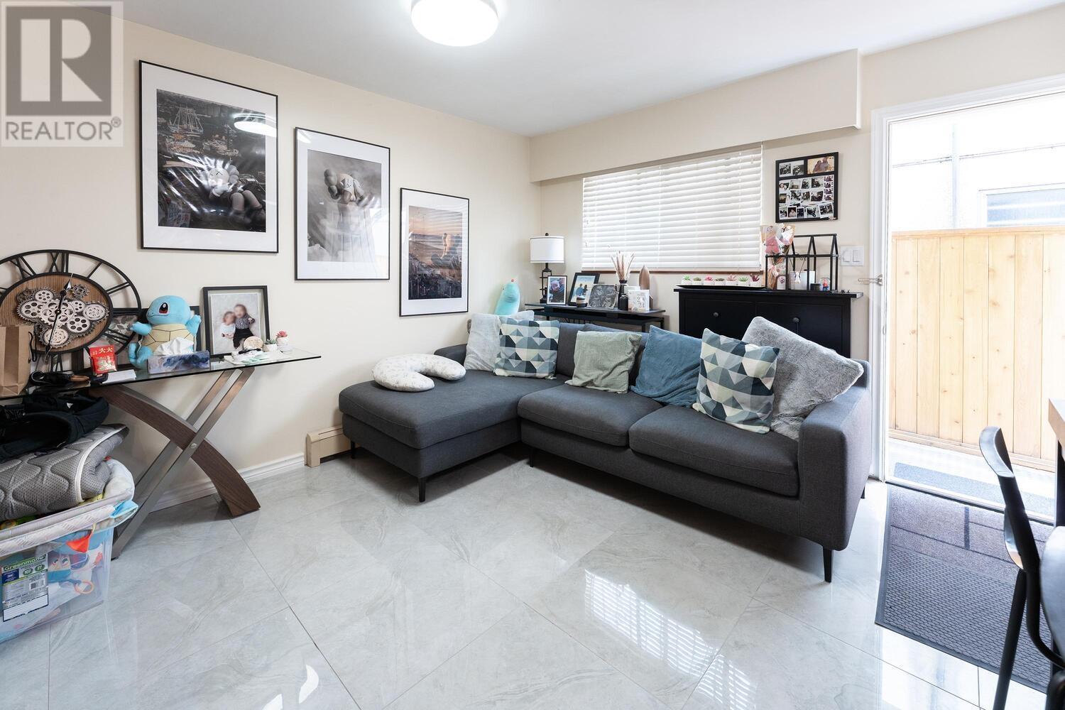 Photo 4 of 3289 Venables Street, Vancouver BC