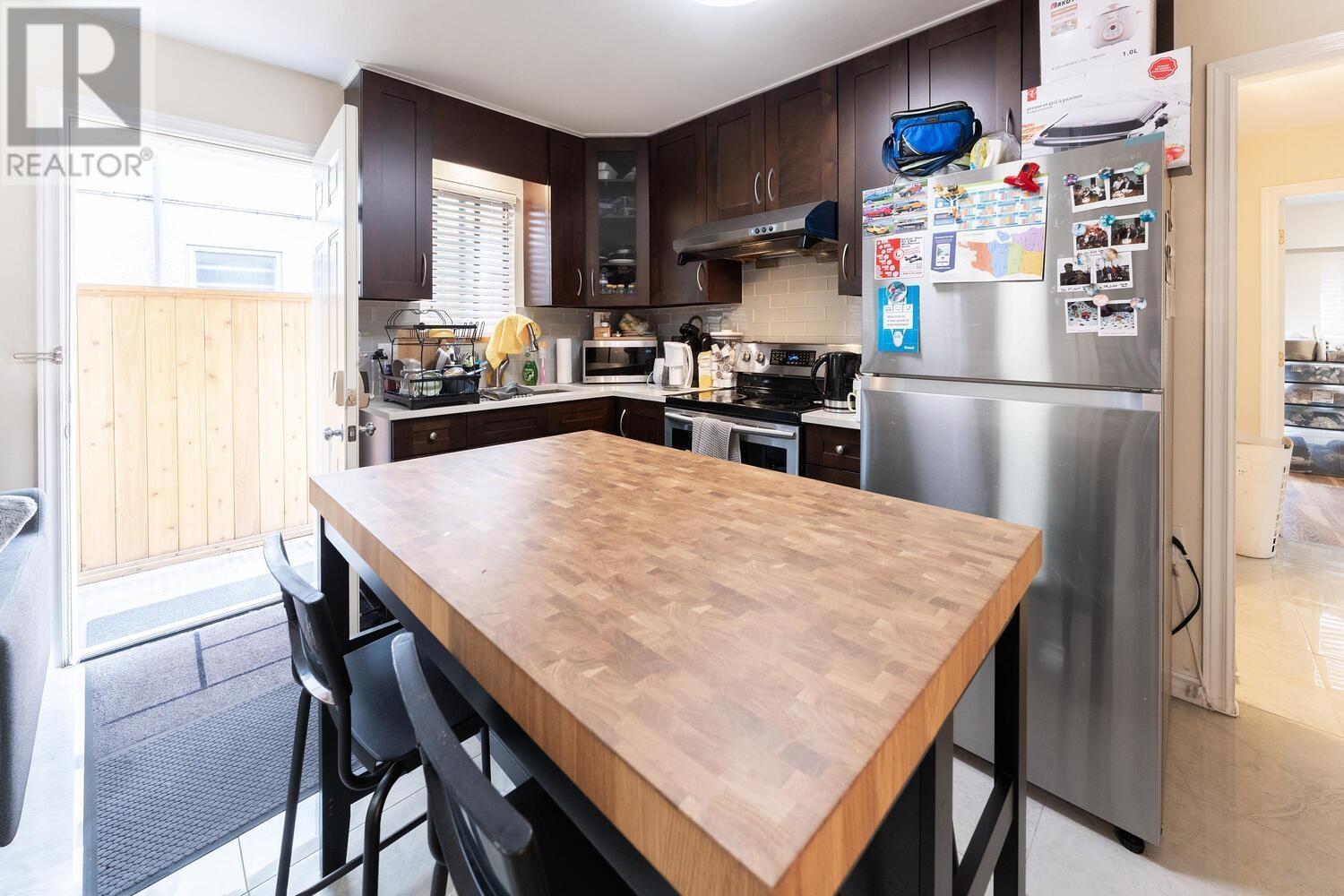 Photo 5 of 3289 Venables Street, Vancouver BC
