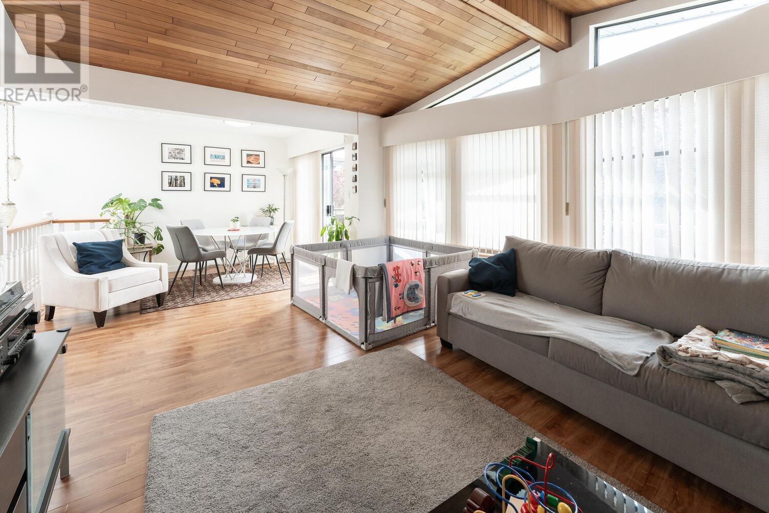 Photo 11 of 3289 Venables Street, Vancouver BC