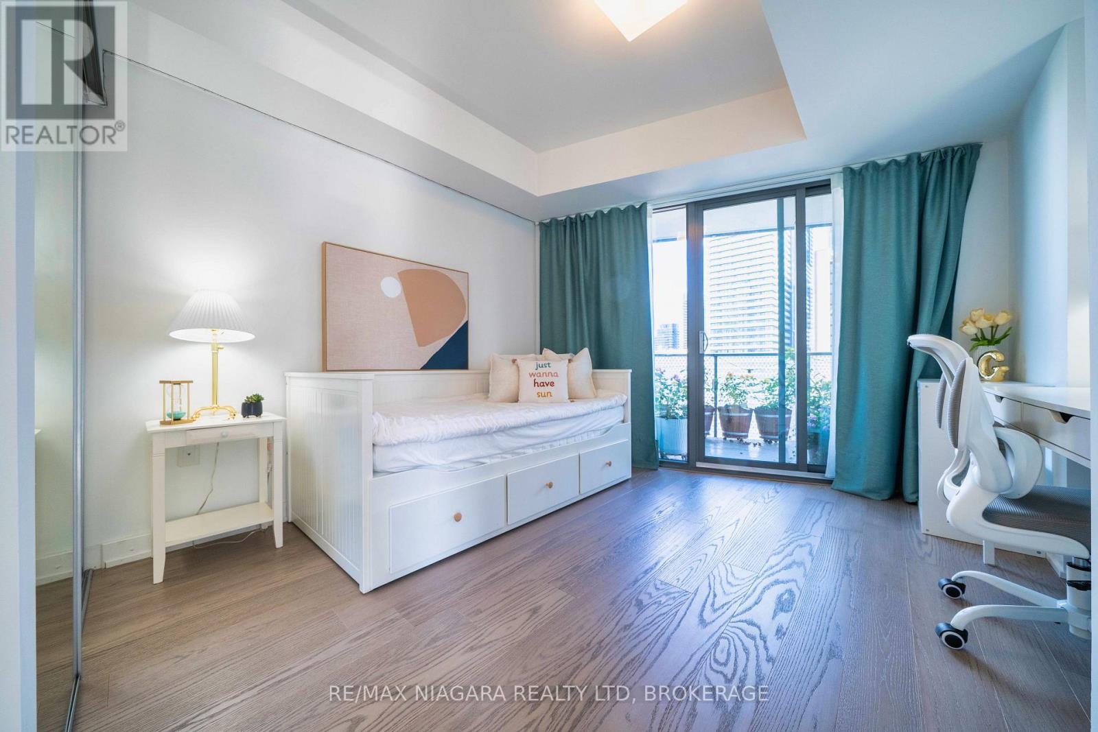 Photo 28 of 1105 11 Wellesley Street W, Toronto ON