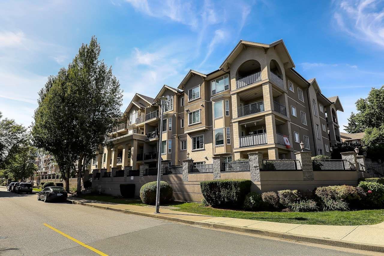Photo 1 of 105 20281 53 A Avenue, Langley BC