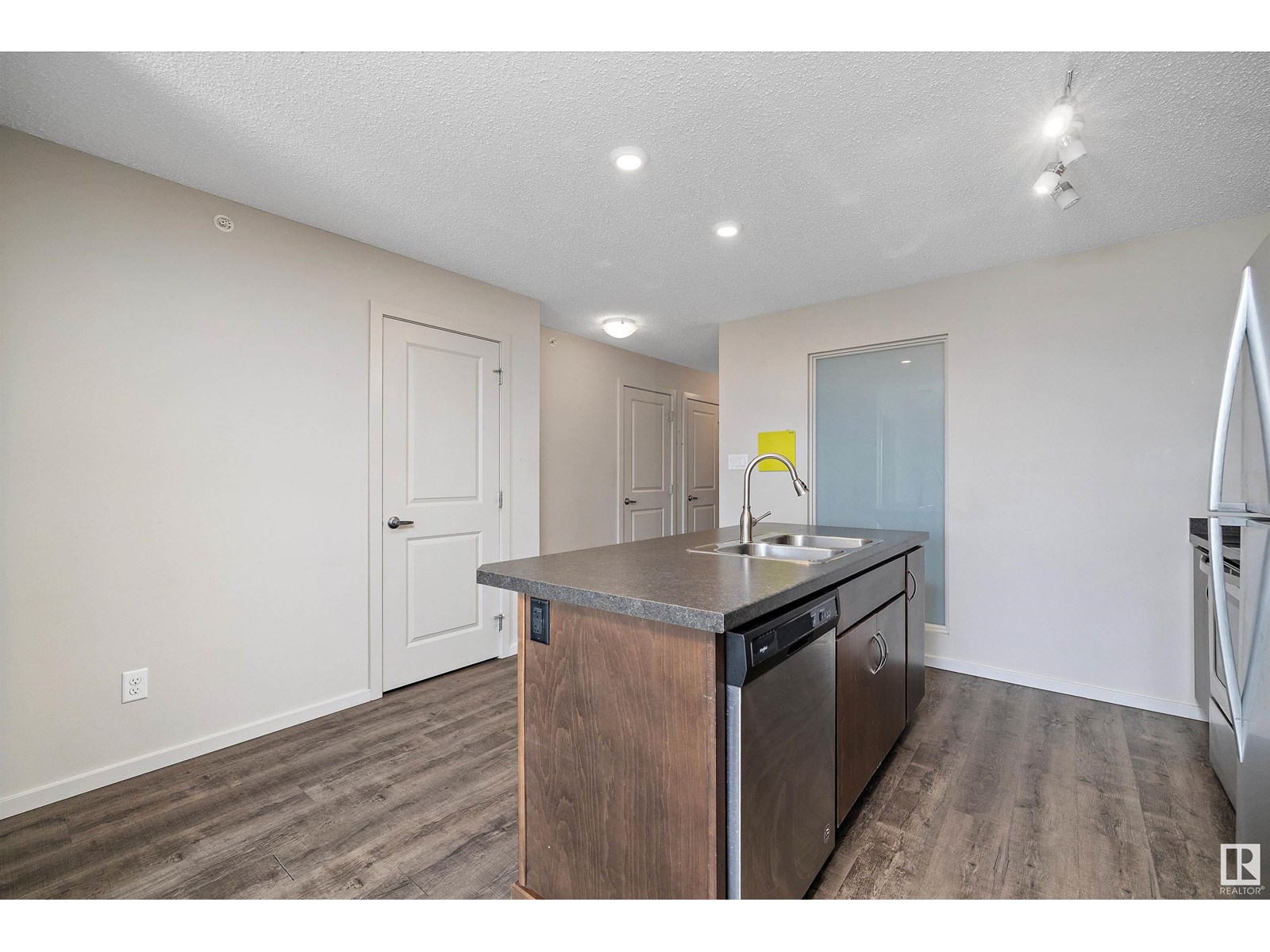 Photo 8 of 414 5404 7 Ave Sw, Edmonton AB