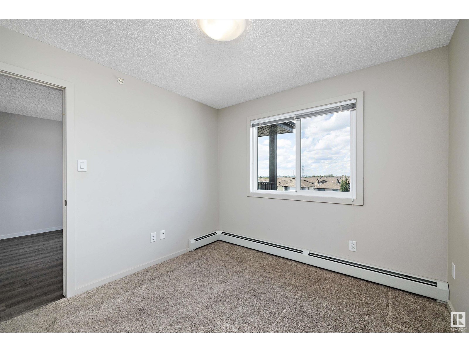Photo 5 of 414 5404 7 Ave Sw, Edmonton AB