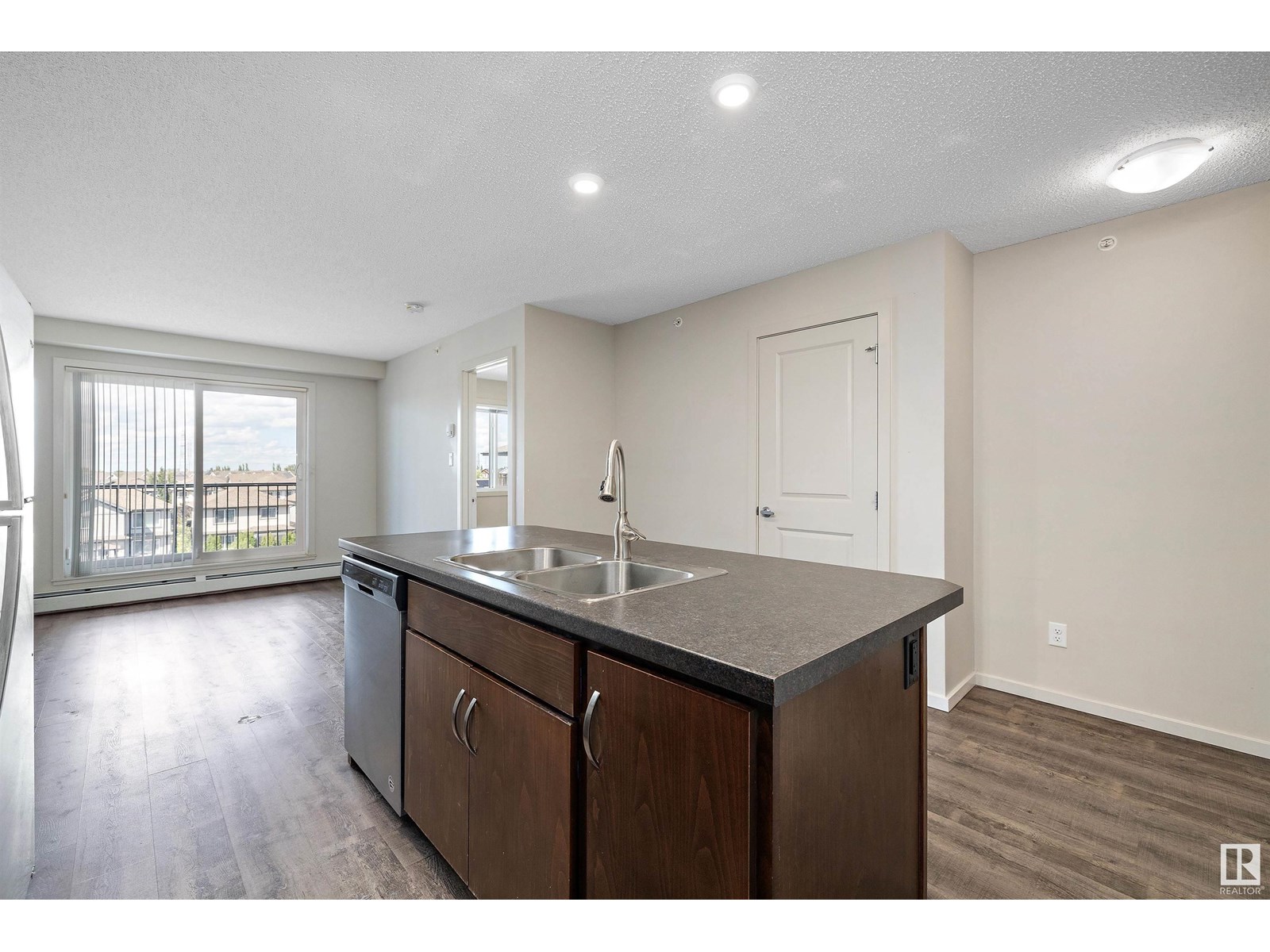 Photo 7 of 414 5404 7 Ave Sw, Edmonton AB