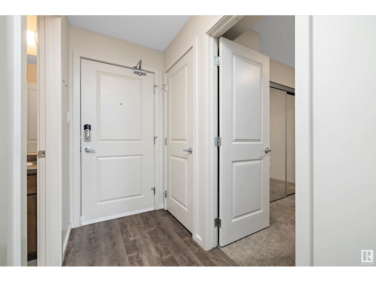 Photo 15 of 414 5404 7 Ave Sw, Edmonton AB