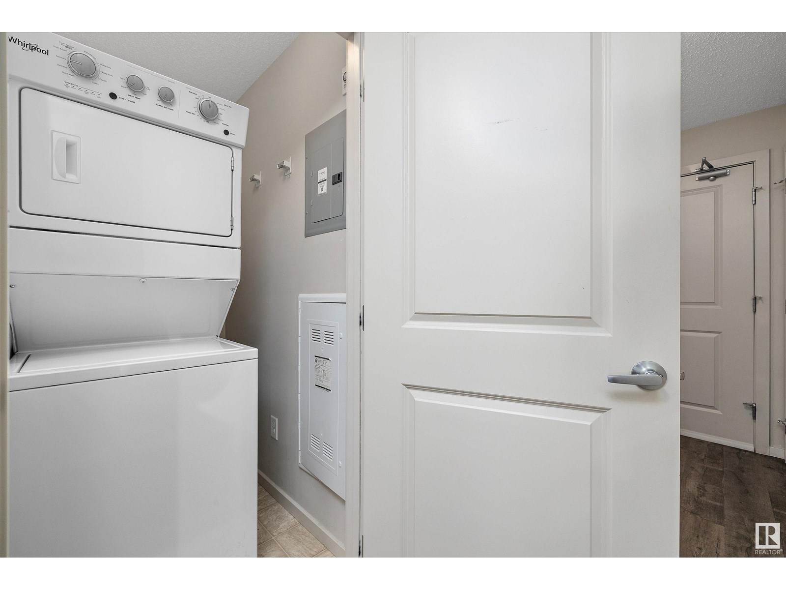 Photo 6 of 414 5404 7 Ave Sw, Edmonton AB