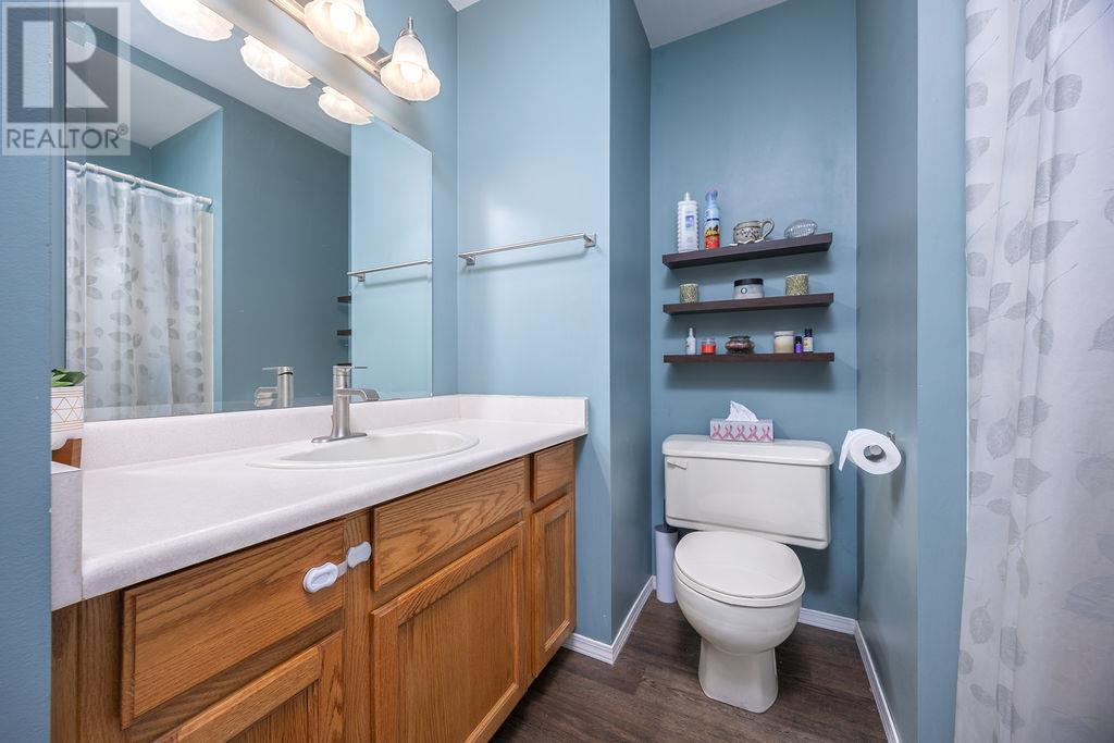 Photo 2 of 5204 Sandon Place, Vernon BC