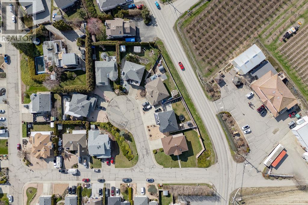 Photo 5 of 5204 Sandon Place, Vernon BC