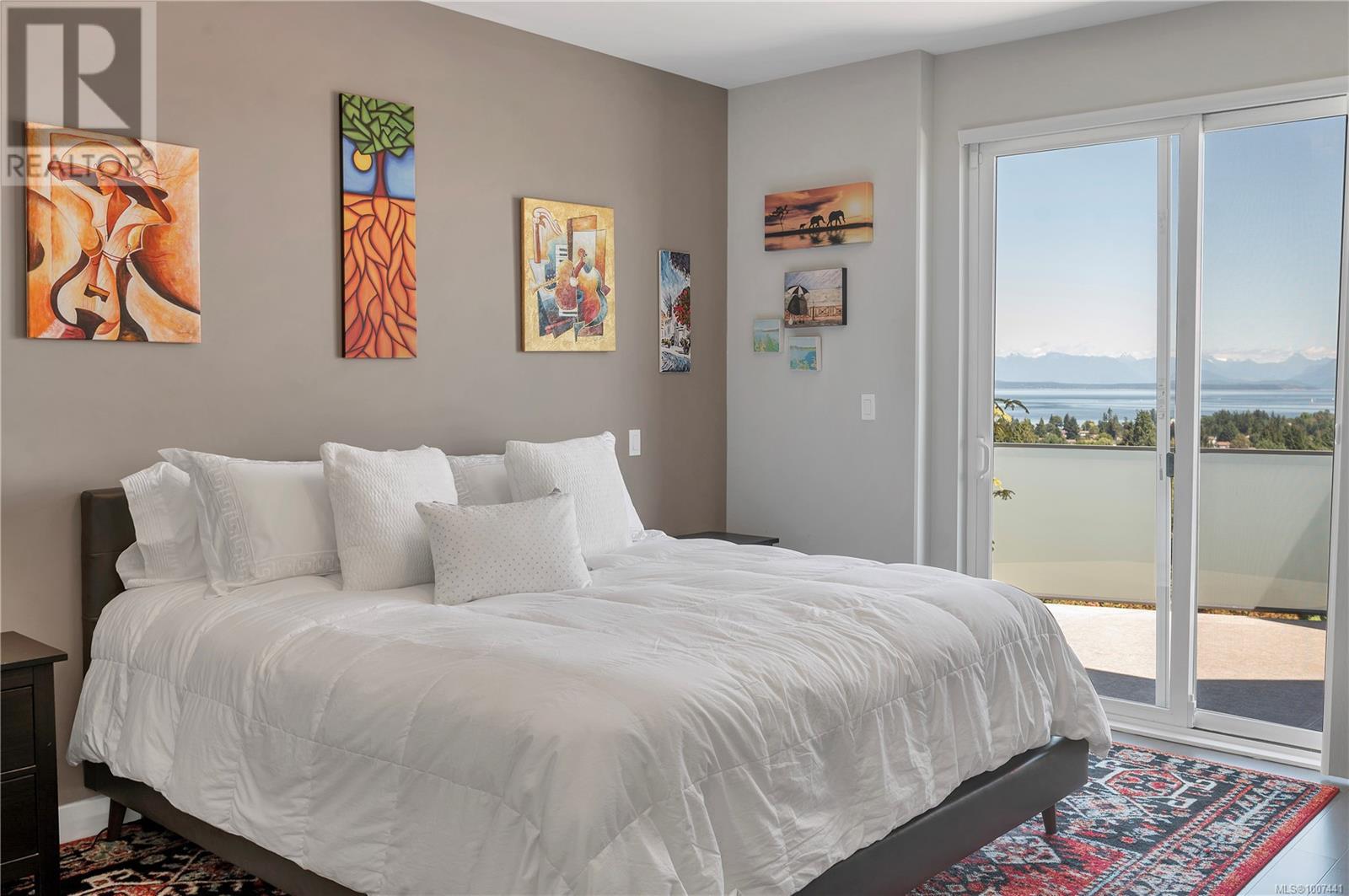 Photo 2 of 2661 Sunderland Rd, Campbell River BC