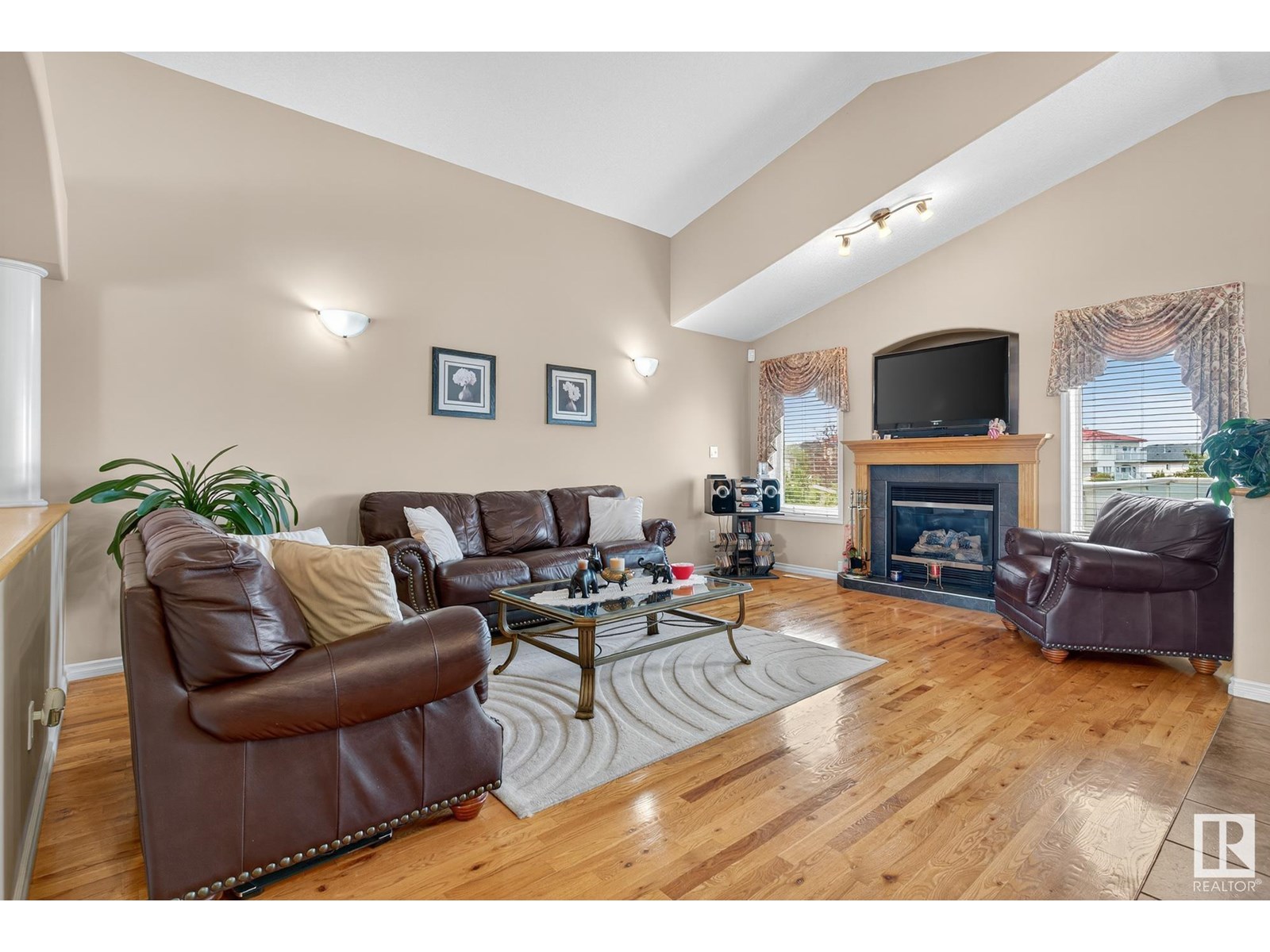 Photo 9 of 7335 164 Av Nw, Edmonton AB