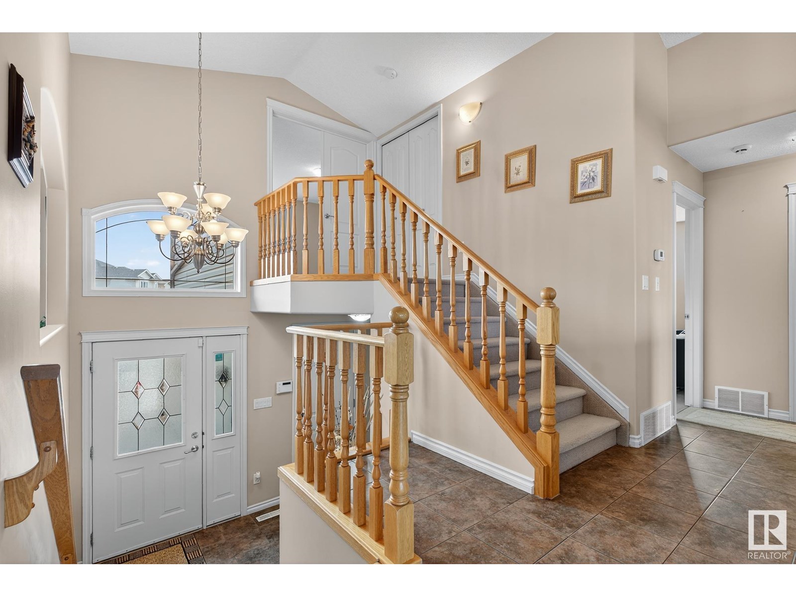 Photo 15 of 7335 164 Av Nw, Edmonton AB