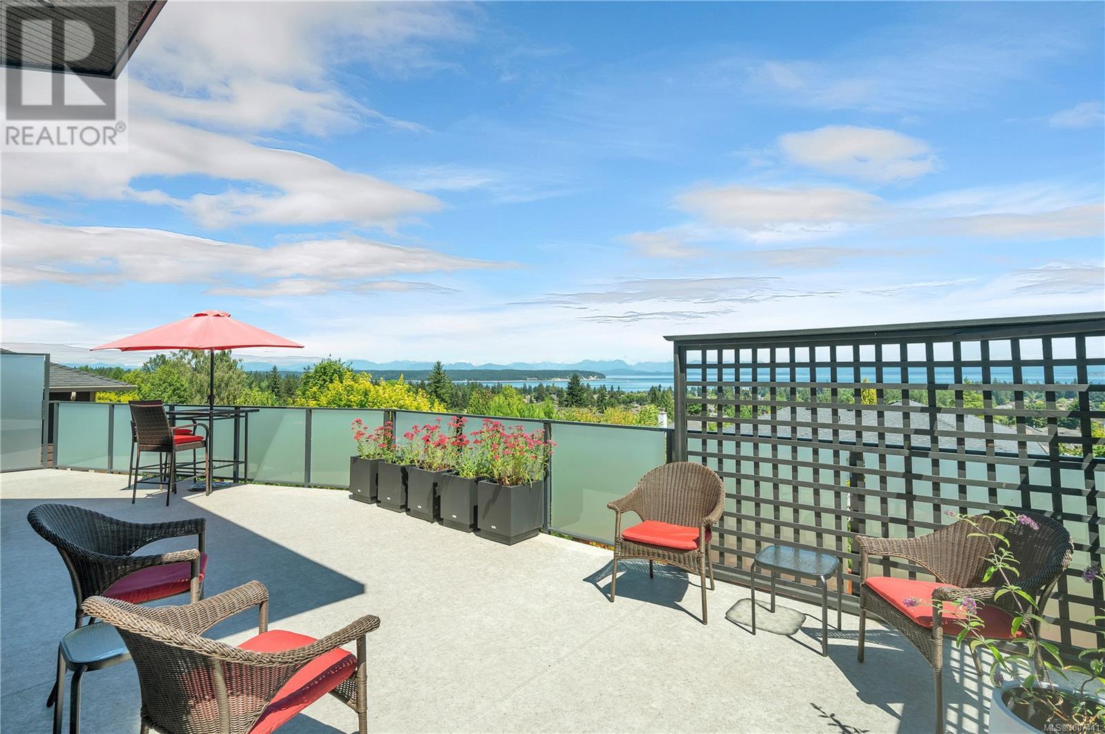 Photo 33 of 2661 Sunderland Rd, Campbell River BC