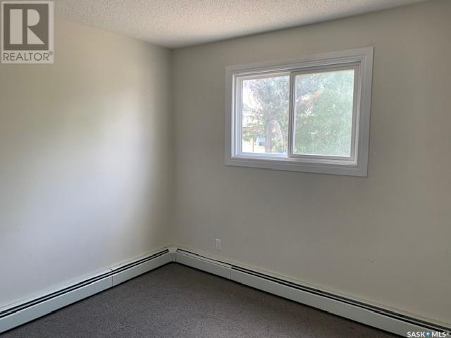 Photo 3 of 1113 Northumberland Avenue, Saskatoon SK