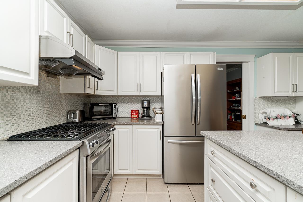 Photo 8 of 18503 60 Avenue, Surrey BC
