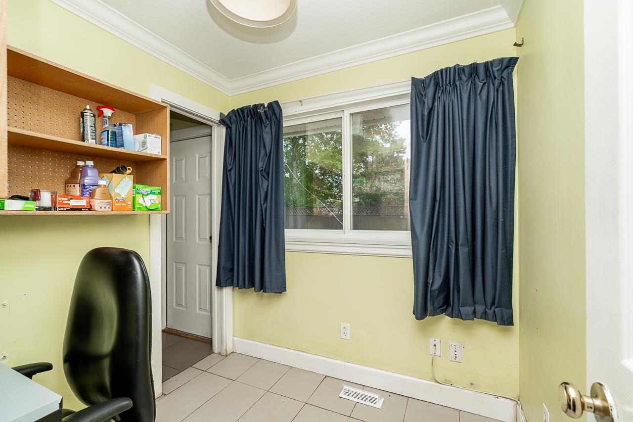 Photo 23 of 18503 60 Avenue, Surrey BC