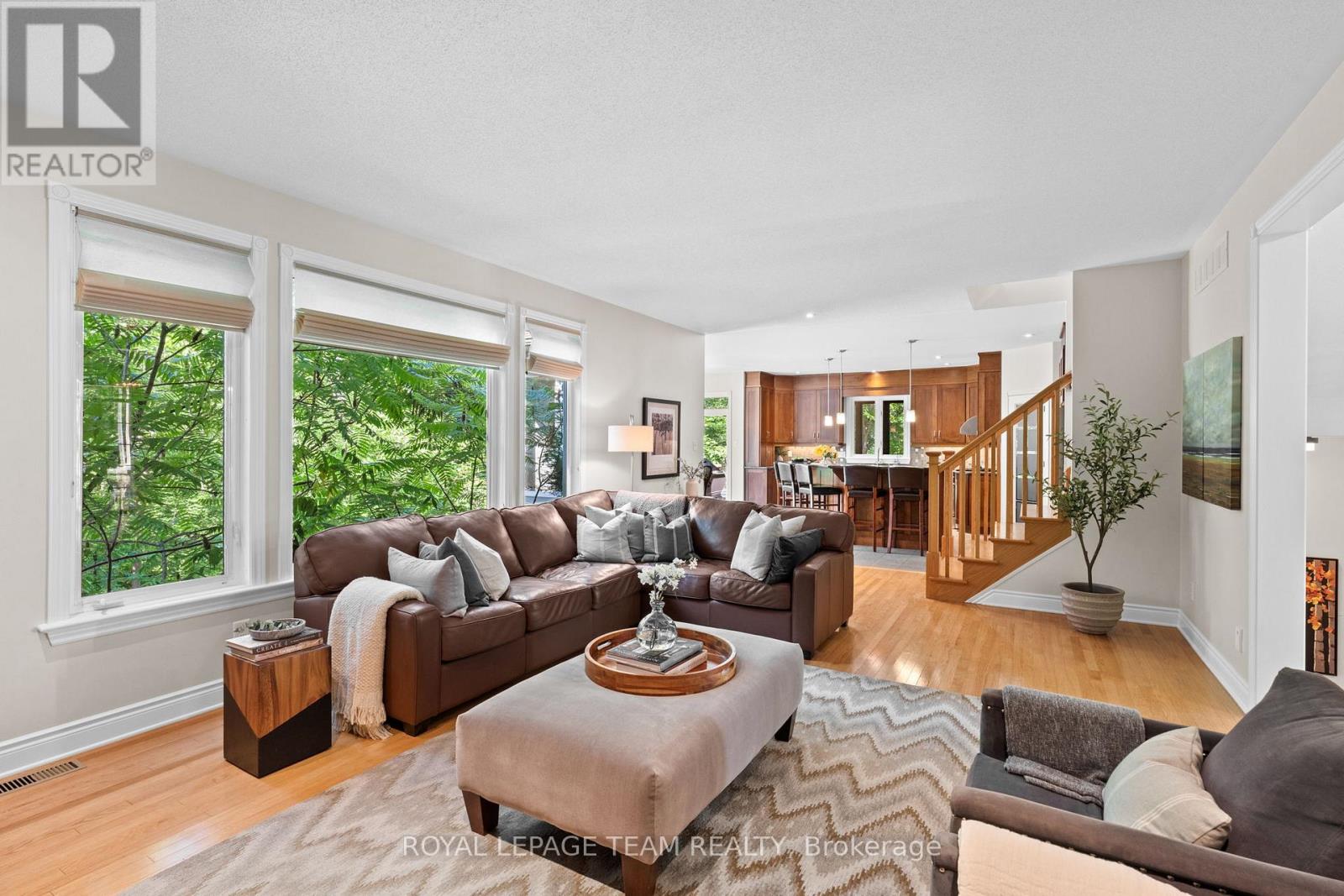 Photo 11 of 387 Ridgeside Farm Drive, Ottawa ON