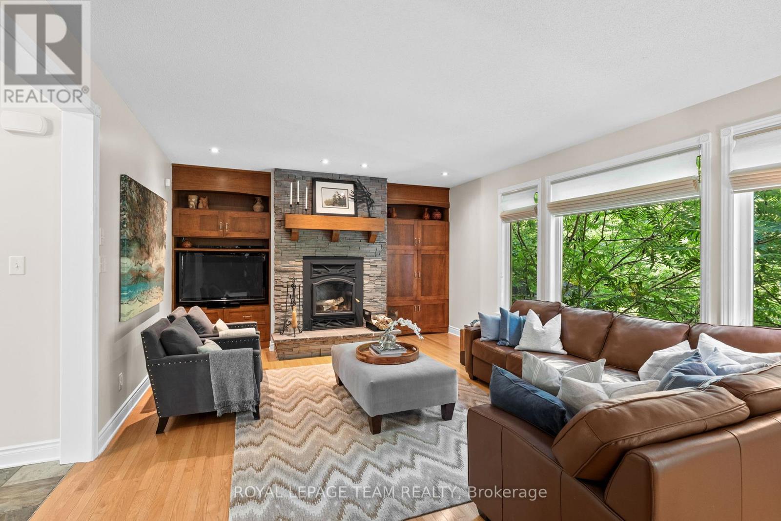 Photo 9 of 387 Ridgeside Farm Drive, Ottawa ON