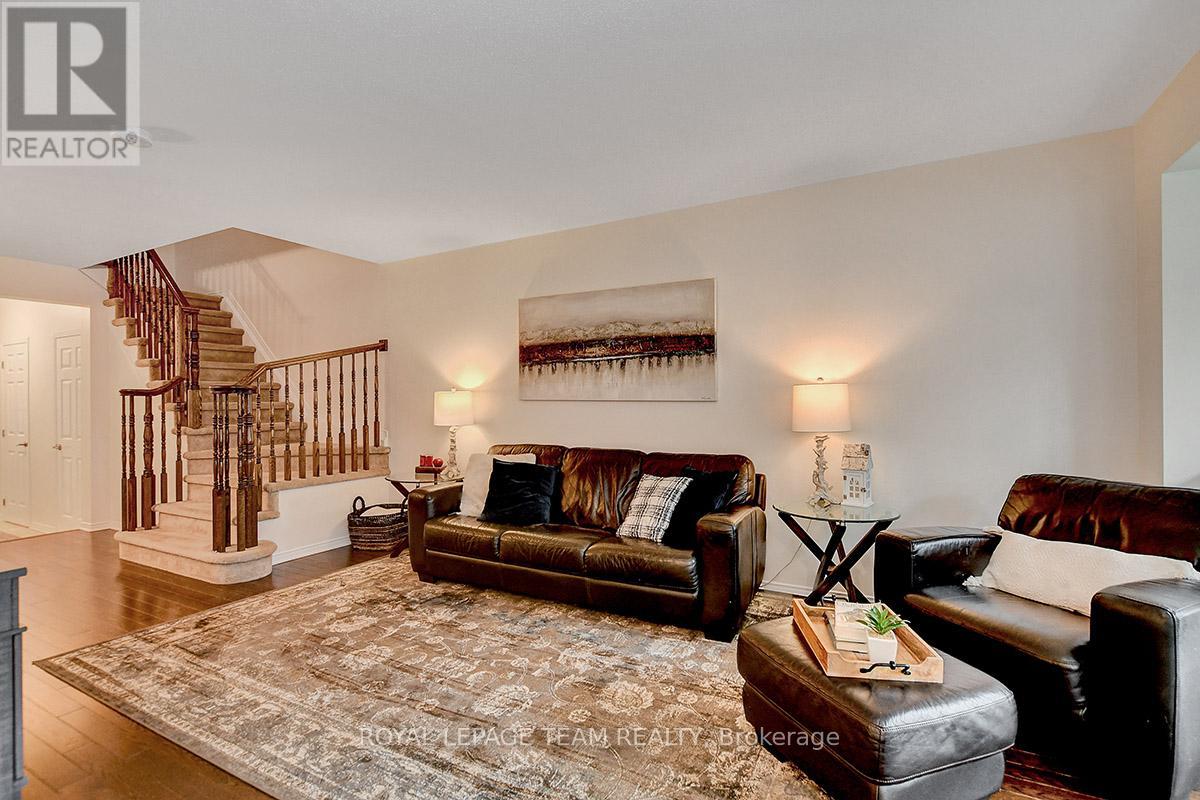 Photo 12 of 109 Goldwood Private, Ottawa ON