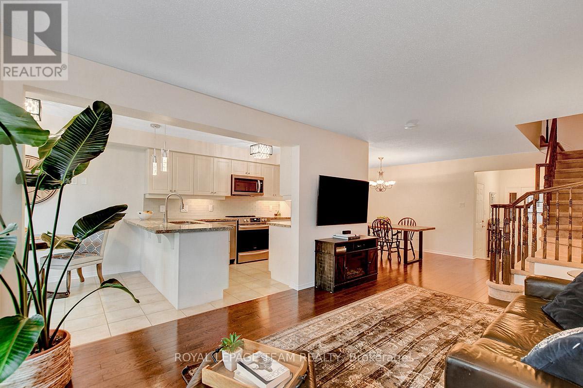 Photo 13 of 109 Goldwood Private, Ottawa ON