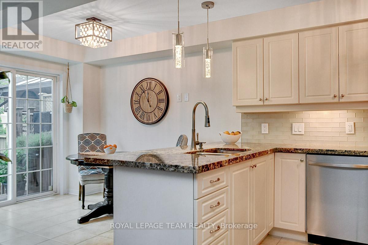 Photo 15 of 109 Goldwood Private, Ottawa ON
