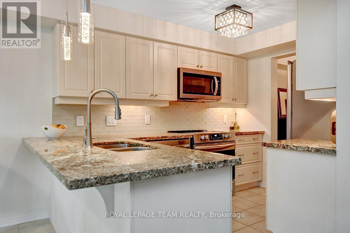Photo 16 of 109 Goldwood Private, Ottawa ON