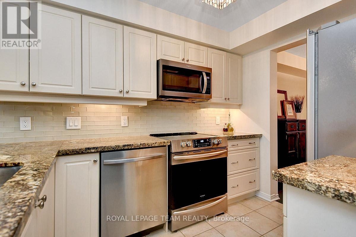 Photo 17 of 109 Goldwood Private, Ottawa ON
