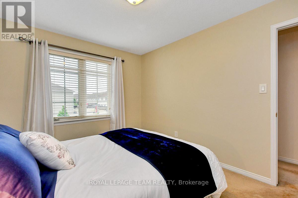 Photo 33 of 109 Goldwood Private, Ottawa ON