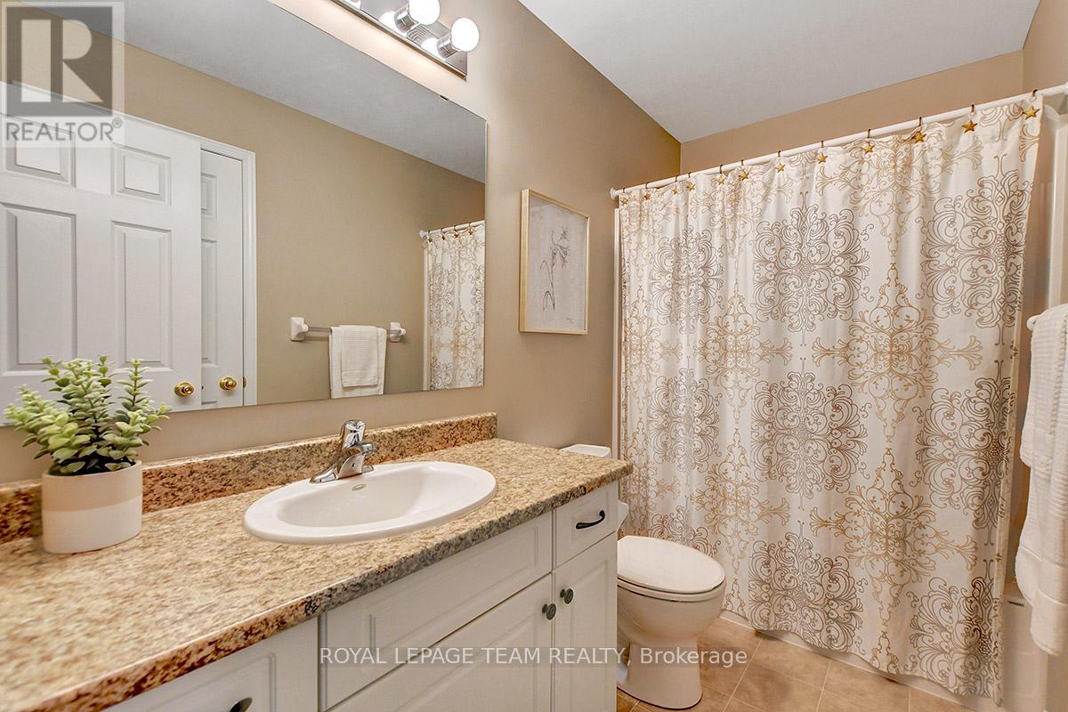 Photo 38 of 109 Goldwood Private, Ottawa ON