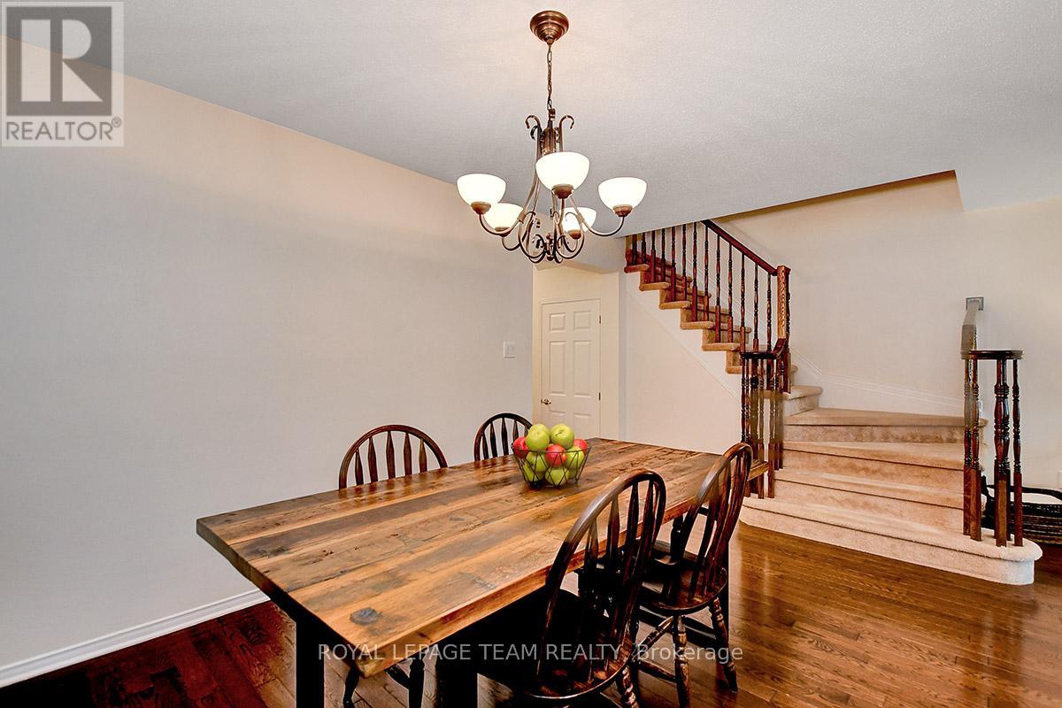 Photo 7 of 109 Goldwood Private, Ottawa ON