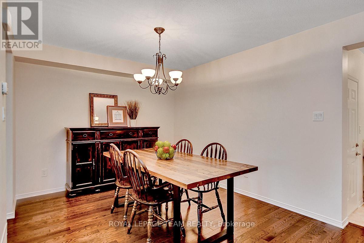 Photo 8 of 109 Goldwood Private, Ottawa ON