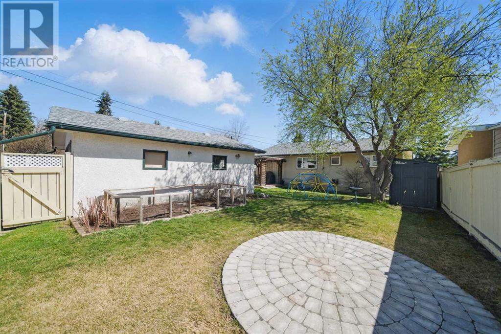 Single Family House Bungalow for Sale in  Hunterston Crescent NW Huntington Hills Calgary 