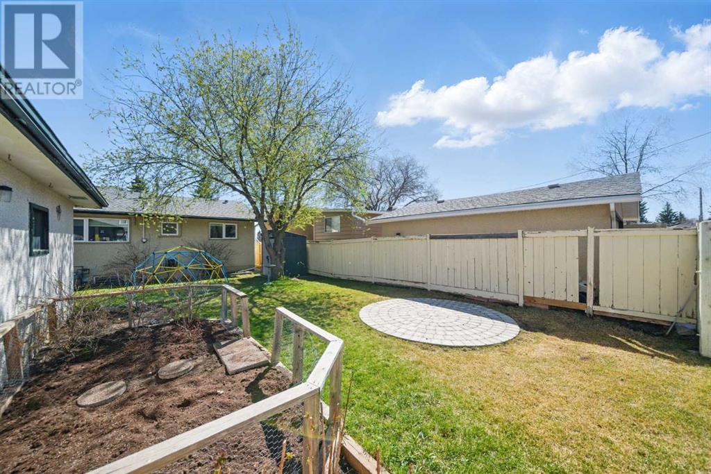 Single Family House Bungalow for Sale in  Hunterston Crescent NW Huntington Hills Calgary 