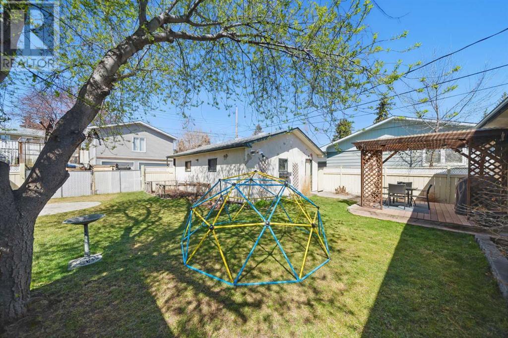Single Family House Bungalow for Sale in  Hunterston Crescent NW Huntington Hills Calgary 