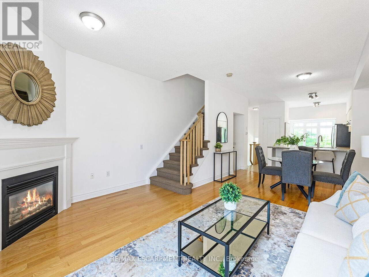 Photo 16 of 15 5080 Fairview Street, Burlington ON