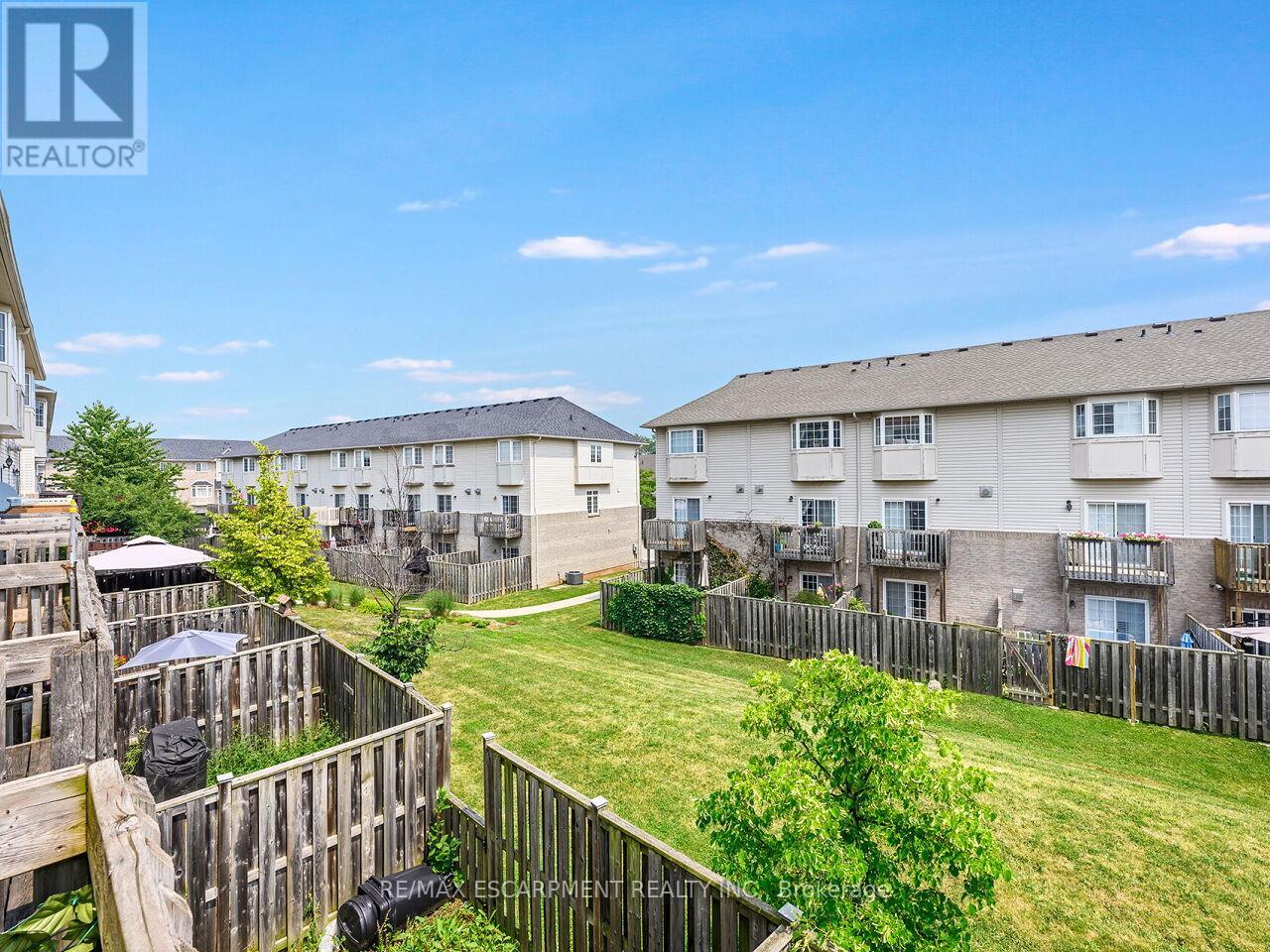Photo 20 of 15 5080 Fairview Street, Burlington ON