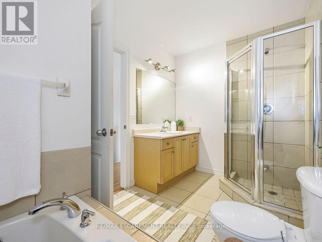 Photo 25 of 15 5080 Fairview Street, Burlington ON
