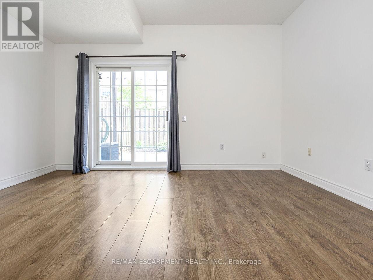 Photo 31 of 15 5080 Fairview Street, Burlington ON